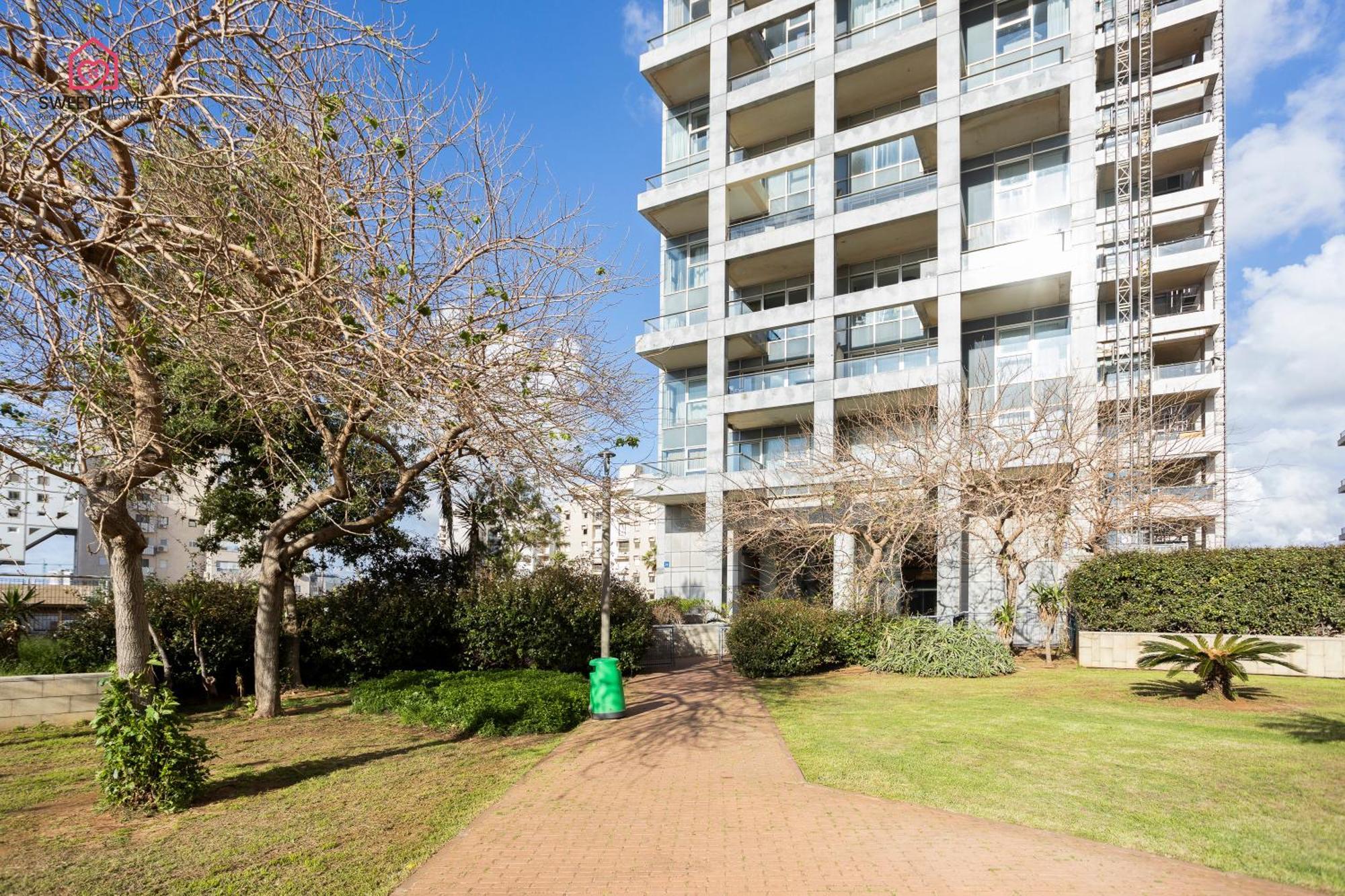 Luxury Apartments' In Нетания Экстерьер фото